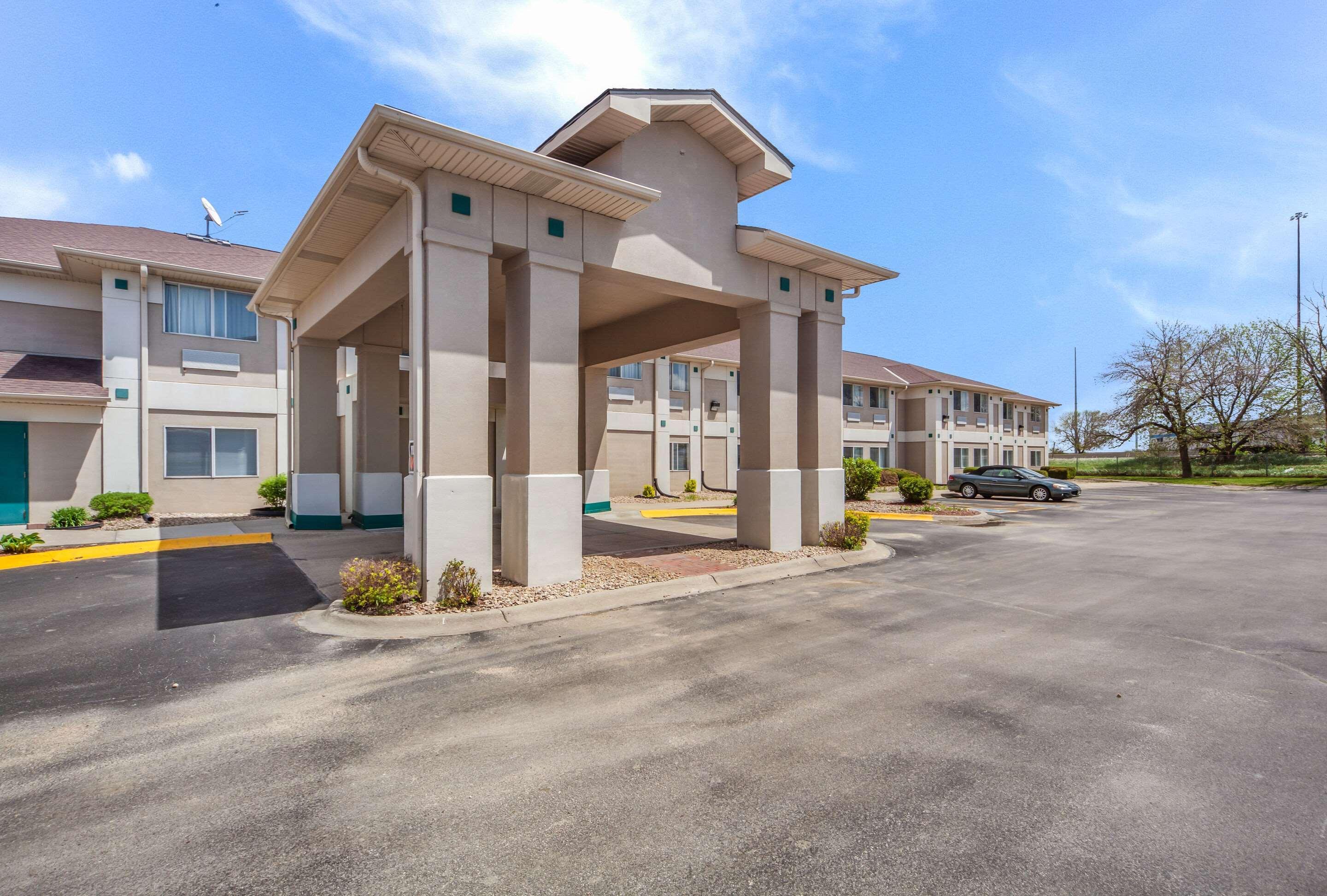Quality Inn & Suites West Omaha - Ne Linclon Extérieur photo