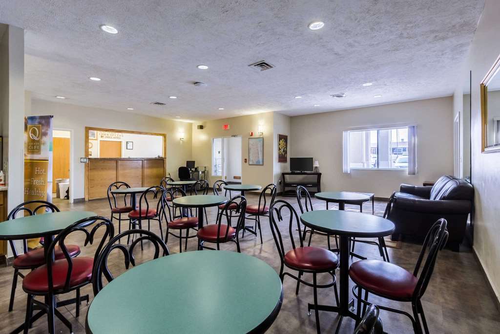 Quality Inn & Suites West Omaha - Ne Linclon Restaurant photo